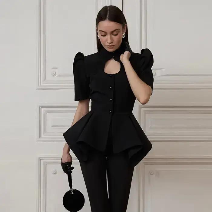 Veste Peplum pour femme, col montant, découpe frontale, manches courtes bouffantes, ourlet asymétriq