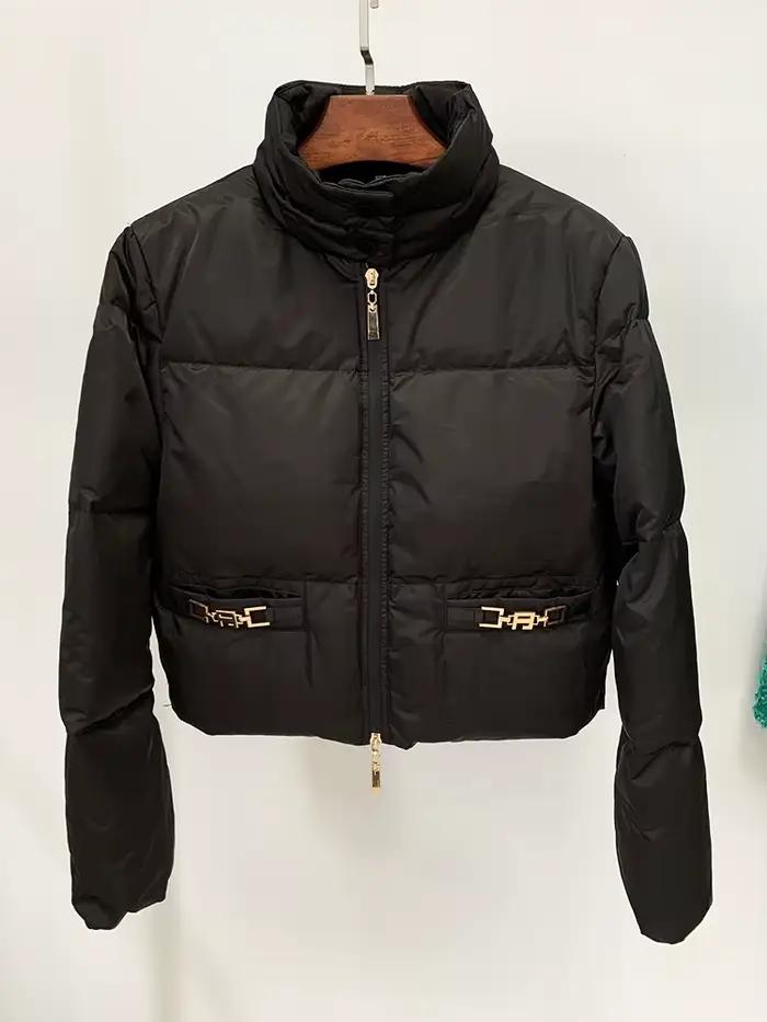 HIGH STREET Nouveauté 2026 Manteau de créateur Femme Coupe ajustée Doudoune blanche ornée de plumes 