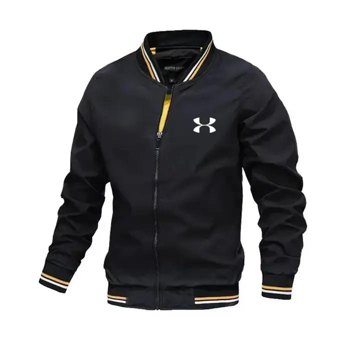 La veste imperméable pour homme pour l'automne et l'hiver est