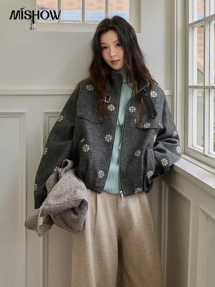 MISHOW veste en mélange de laine pour femme 2025 hiver rétro petite fleur broderie décoré manteau col roulé