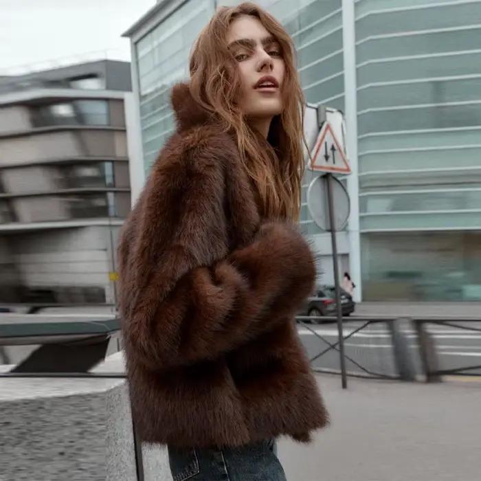 Veste d'hiver en fausse fourrure pour femme, manteau Double face, manches longues, col en v, nouvelle mode féminine, vêtements d'extérieur de rue, 2025