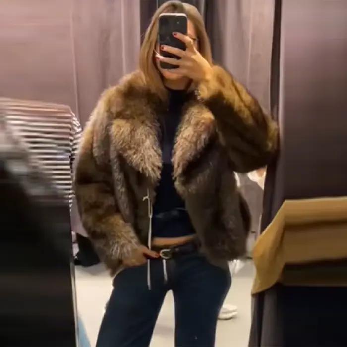 Veste d'hiver en fausse fourrure pour femme, manteau Double face, manches longues, col en v, nouvelle mode féminine, vêtements d'extérieur de rue, 2025
