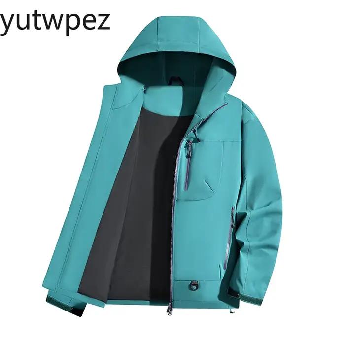 Vestes imperméables à coque rigide