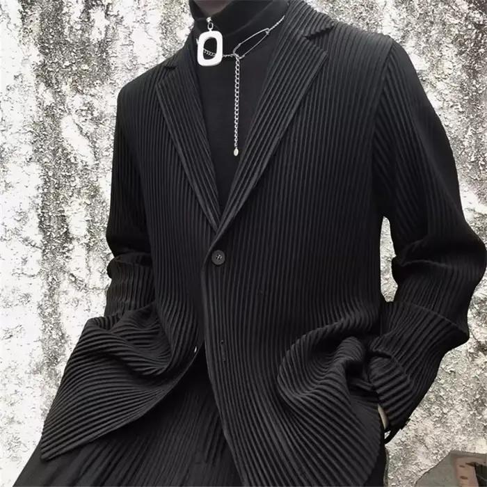 Blazer plissé Miyake pour homme