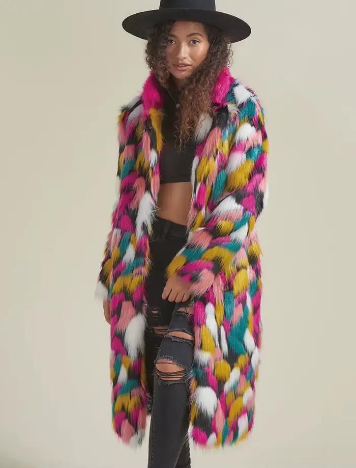 Veste en fausse fourrure de couleur arc-en-ciel pour femme