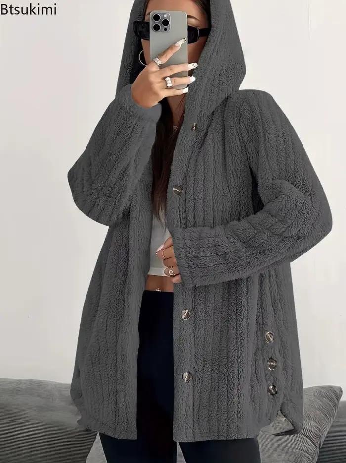 Manteau en fourrure à capuche boutonné