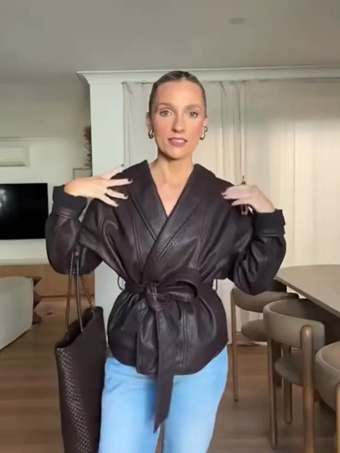 Veste en cuir PU rétro à revers pour femme, décontractée, à manches longues, épaules tombantes, ceinturée, tendance, nouvelle collection automne 2026, chic streetwear
