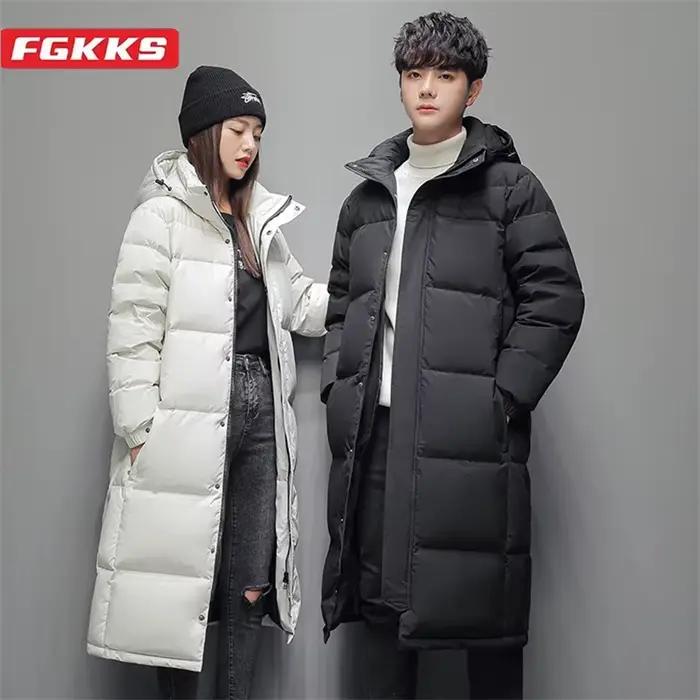 FGKKS 2025 Couple hiver doudoune mode classique mince Style coréen duvet de canard blanc hommes Long manteau femmes vêtements d'extérieur à capuche
