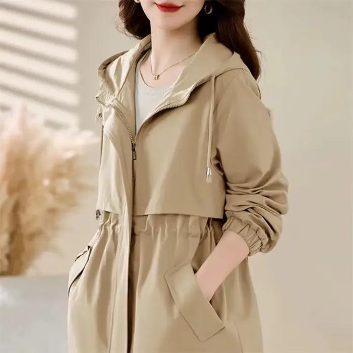 Trench-Coat militaire couleur chameau pour femmes, nouvelle mode printemps automne 2025, coupe cintrée et amincissante, Design à capuche Simple