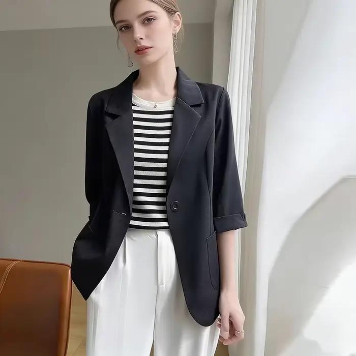 Blazer blanc à manches 3/4 pour femmes élégant et décontracté pour occasions de bureau et sorties modernes
