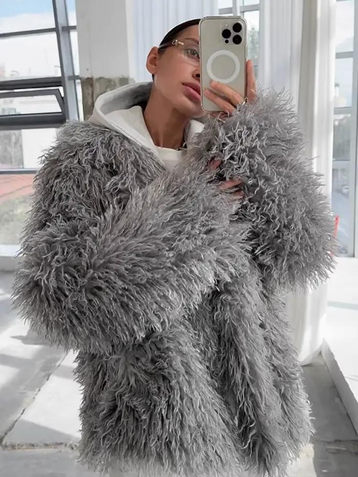 Manteaux de fourrure moelleux de rue pour femmes, mode revers, manches longues, fausse fourrure de renard, vêtements d'extérieur courts, vestes amples, automne hiver 2025