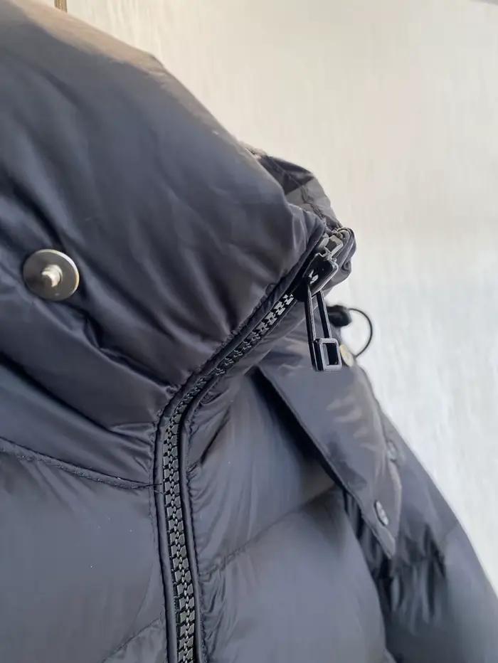 Veste d'hiver décontractée en duvet d'oie à capuche avec silhouette de couleur unie pour femme avec doudoune