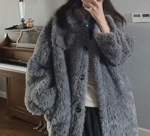 Manteau long en polyester grisonnant pour femmes junior confortable et élégant à porter toute l'hiver pour des sorties urbaines et professionnelles