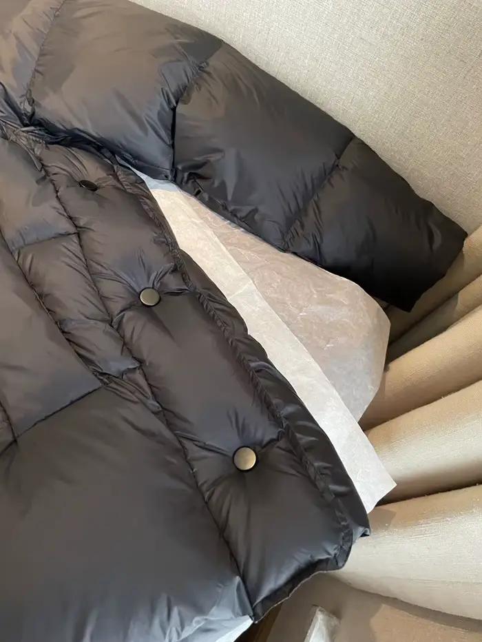Veste d'hiver décontractée en duvet d'oie à capuche avec silhouette de couleur unie pour femme avec doudoune