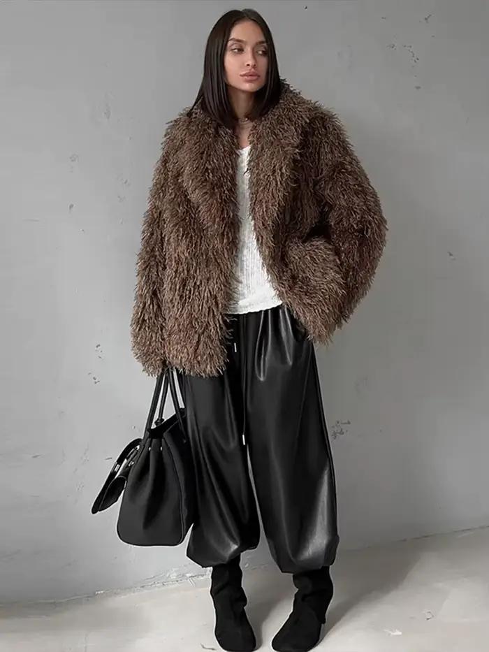 Manteaux de fourrure moelleux de rue pour femmes, mode revers, manches longues, fausse fourrure de renard, vêtements d'extérieur courts, vestes amples, automne hiver 2025