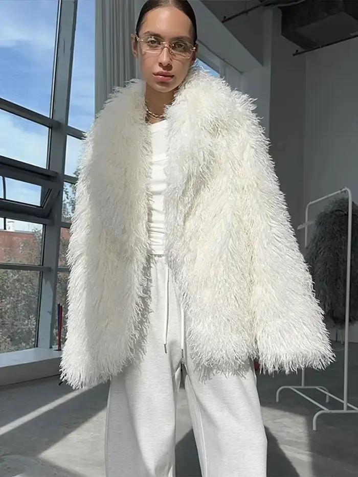 Manteaux de fourrure moelleux de rue pour femmes, mode revers, manches longues, fausse fourrure de renard, vêtements d'extérieur courts, vestes amples, automne hiver 2025